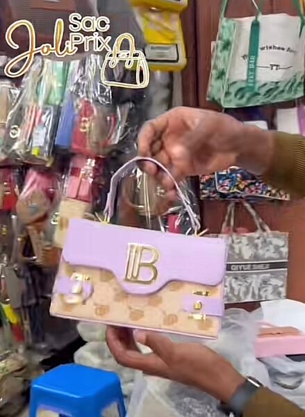 Sac,chaussures et savon