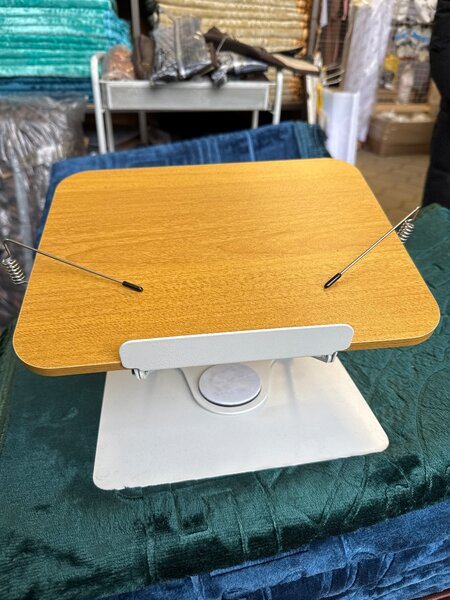 Подставка для книги / 360 градус @