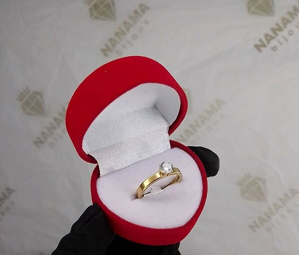 Bague en or avec diamant