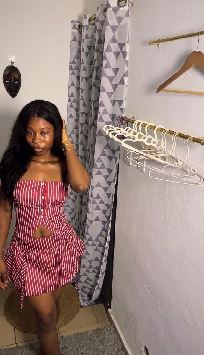 Robe d'été rouge rayée