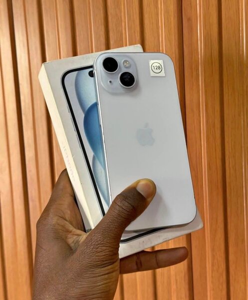 iPhone 15 simple 128Go