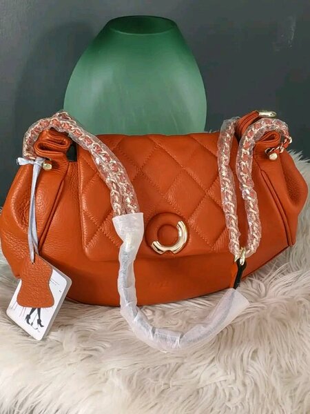 Sac à main orange élégant