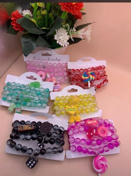 Bracelets en perles colorées