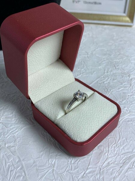 Bague de fiançailles Élégante