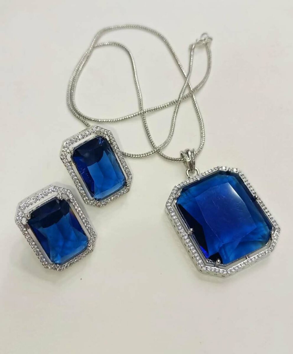 Ladies necklace and earring