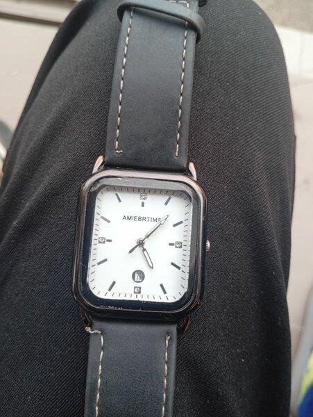 Montre carrée classique