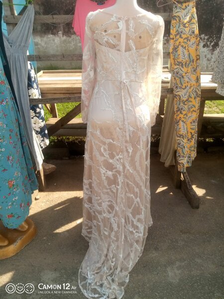 Robe longue en dentelle élégante