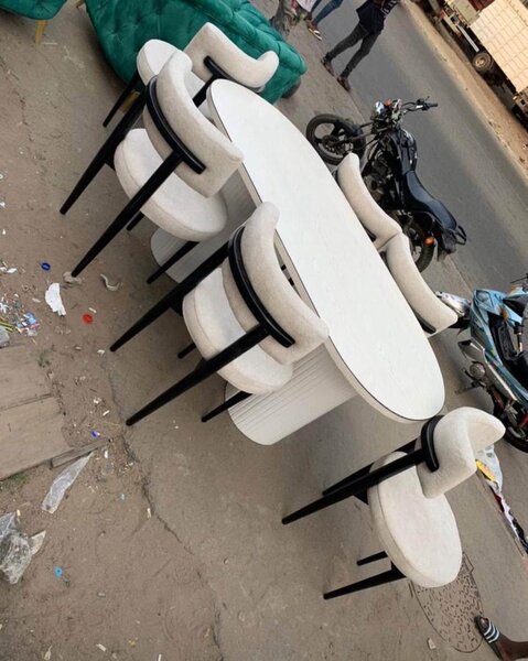 Table à manger moderne