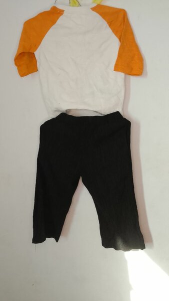 Ensemble enfant T-shirt et pantalon