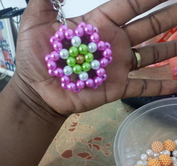 Porte-clés en perles colorées