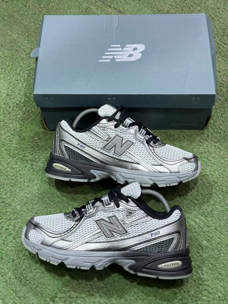 Baskets New Balance 740