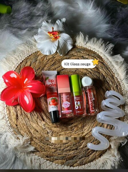 Kit gloss girly