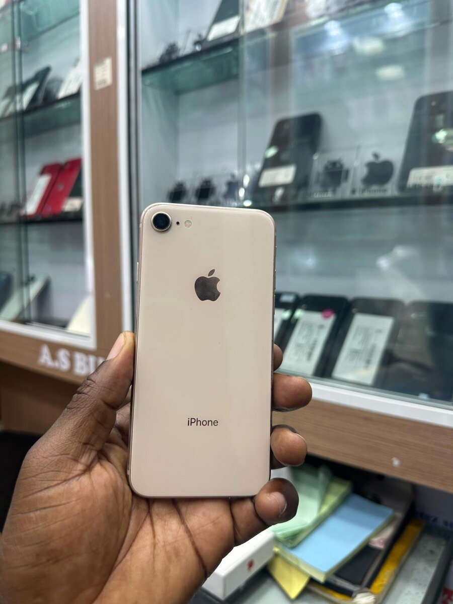 iPhone 8 simple 64gb tout pass