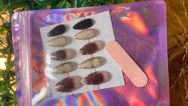 Faux ongles élégants