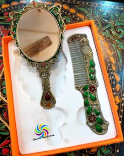 Metallic Comb and Mirror Set.
