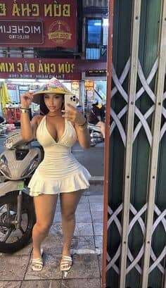 Robe blanche courte pour femme