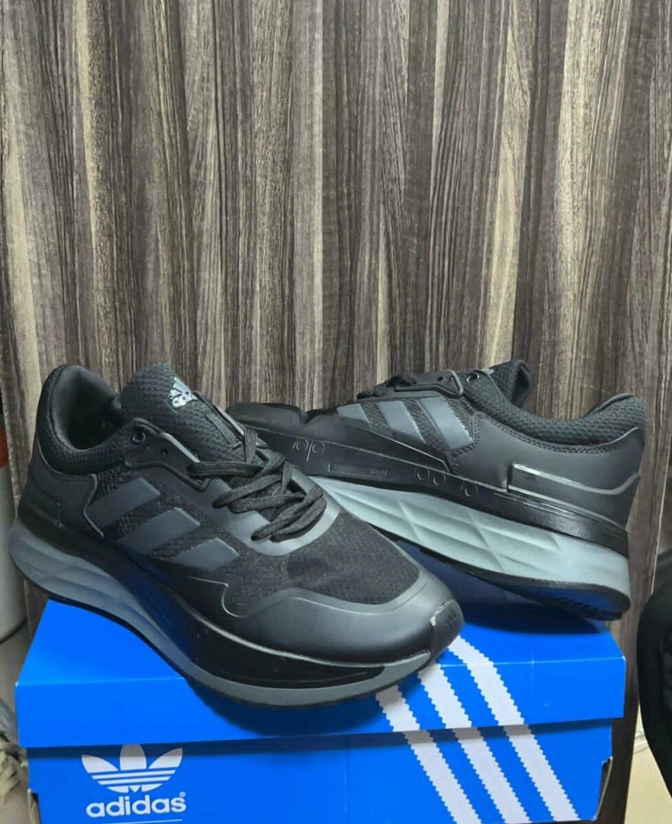 Paire de chaussures NA003