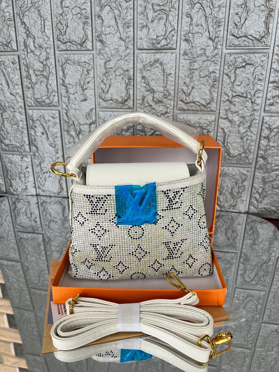 Sac à main élégant avec strass