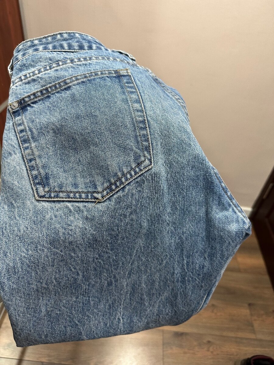 Целый пакет вещей отдам ща 3000 сом