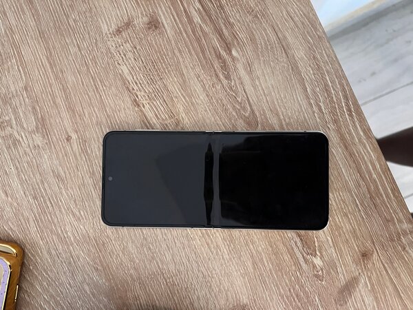 Galaxy z flip 5