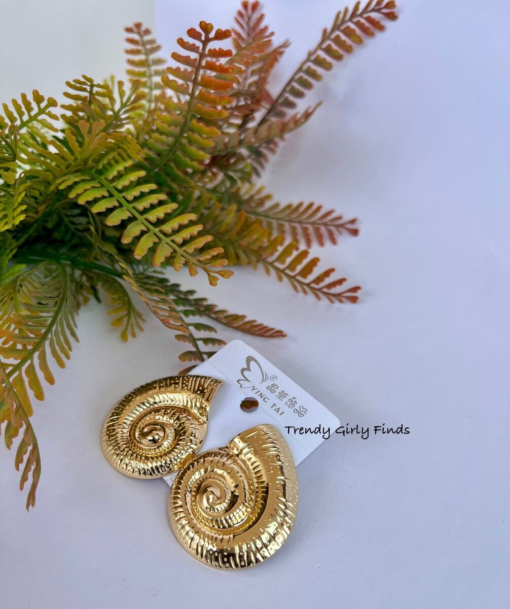 SHELLY Statement earrings