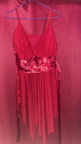 Robe cocktail rouge élégante