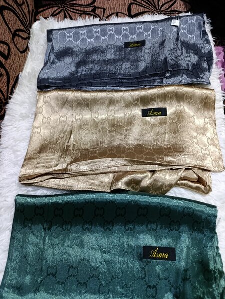 Écharpe en Soie de Luxe