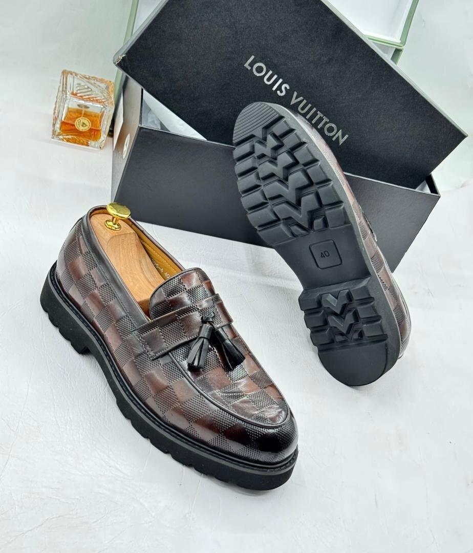 LOUIS VUITTON EXECUTIVE BOOT