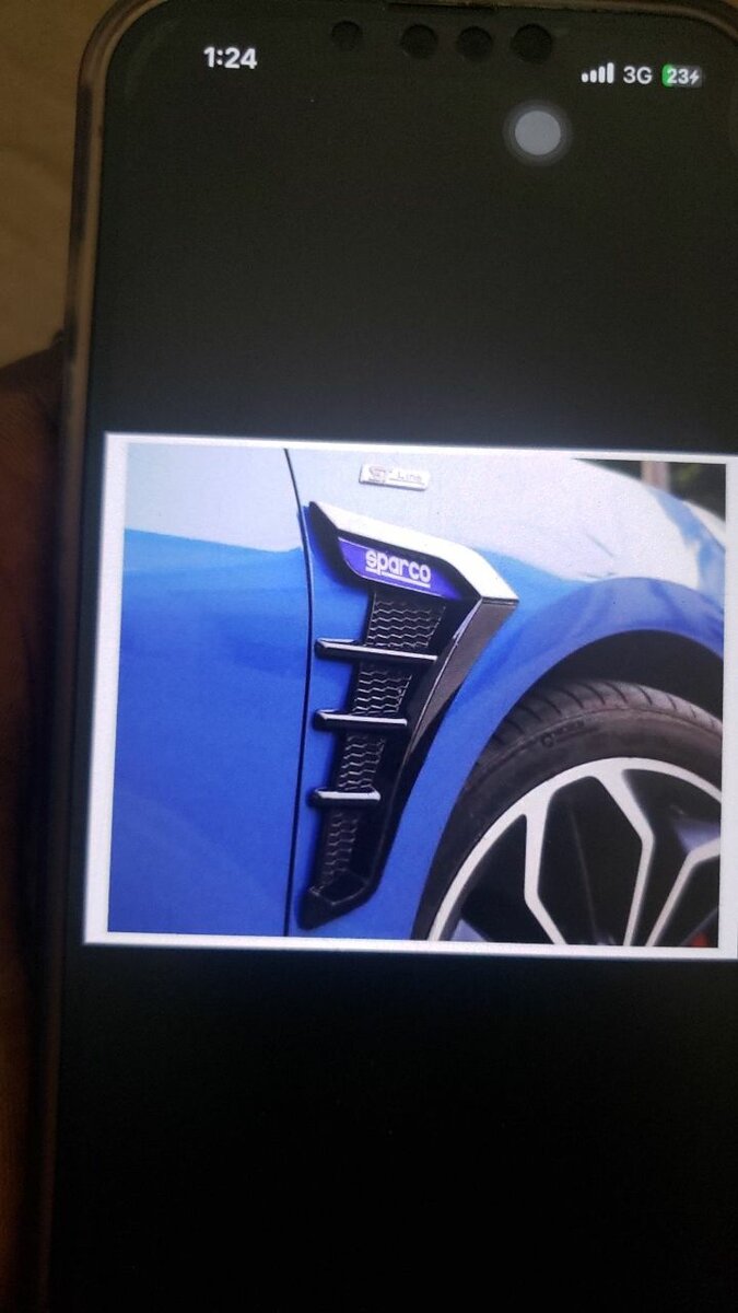 Fender air vent scoop