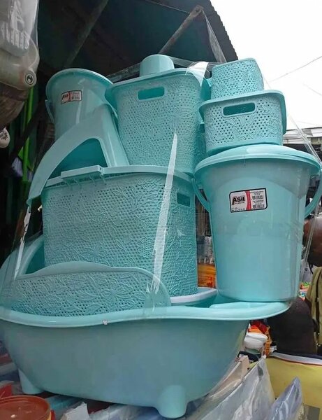 Ensemble passoire égouttoir en plastique