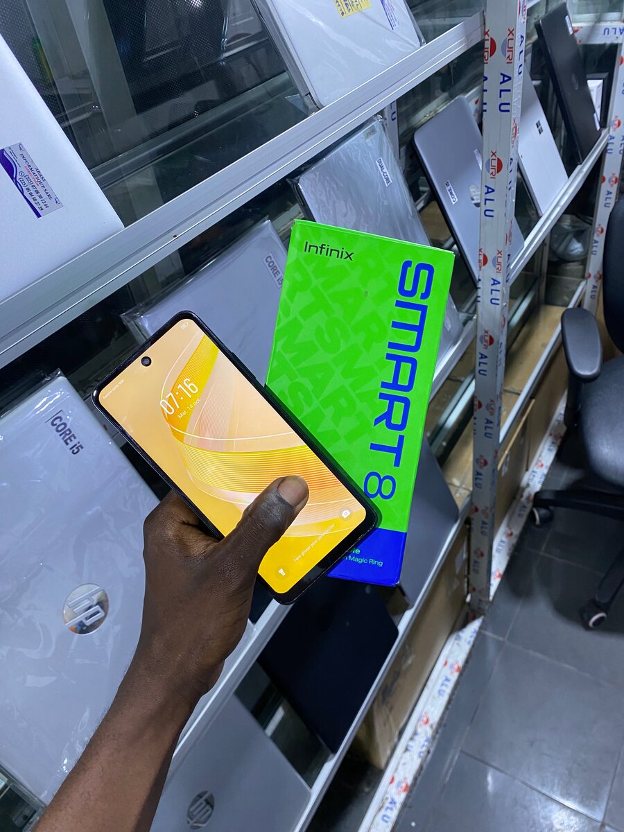 Infinix SMART 8 - Smartphone