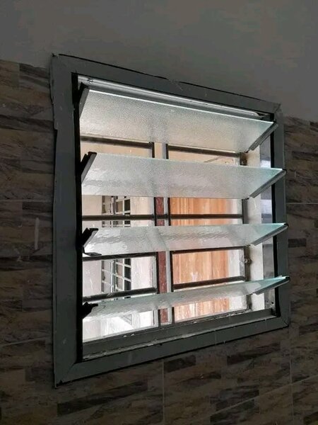 Fenêtre Jalousie en Verre