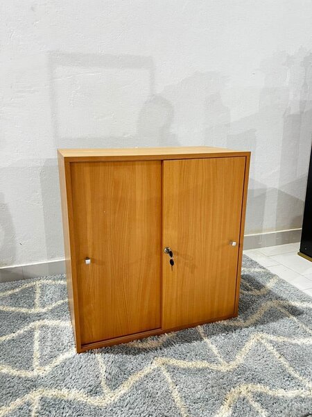 Buffet en bois avec serrure