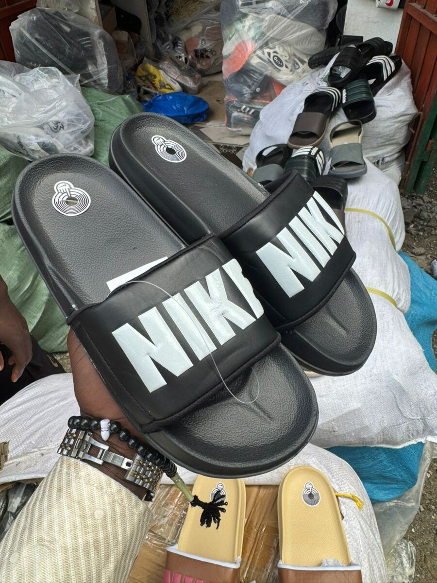 Sandales de bain noires pour homme