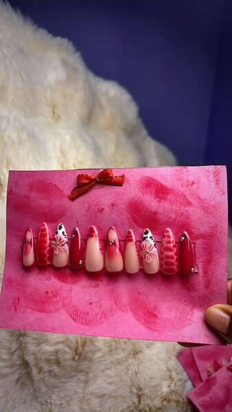 Faux ongles rouges pour femmes