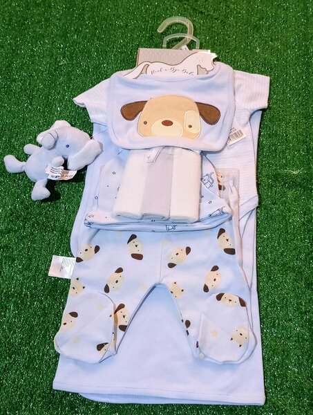 Dispo nos kit naissance de 9 pièces