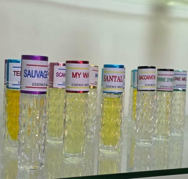 Parfums Essences Variées