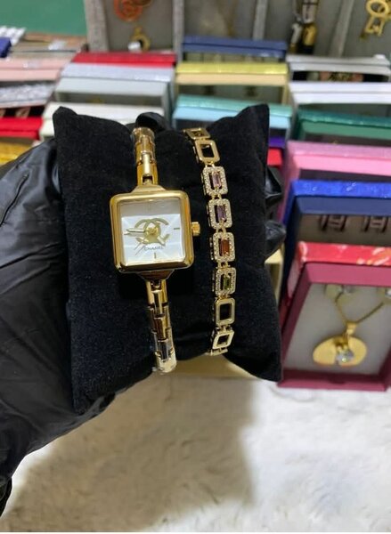 Montre en or élégante