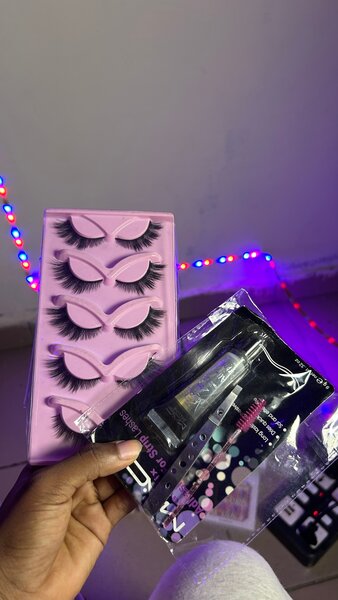 LE KIT SET DE FAUX CILS