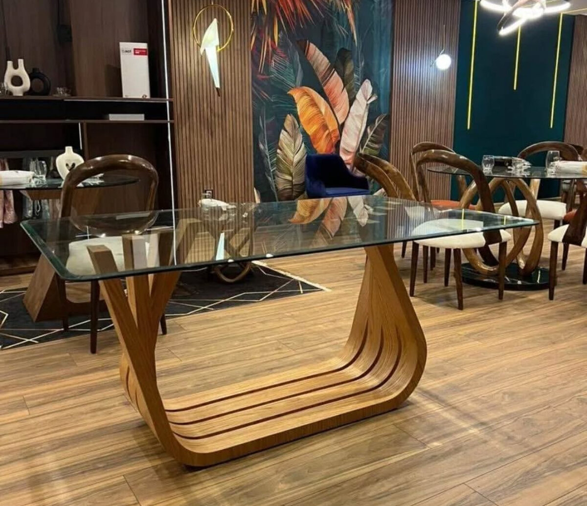 Table design moderne en verre