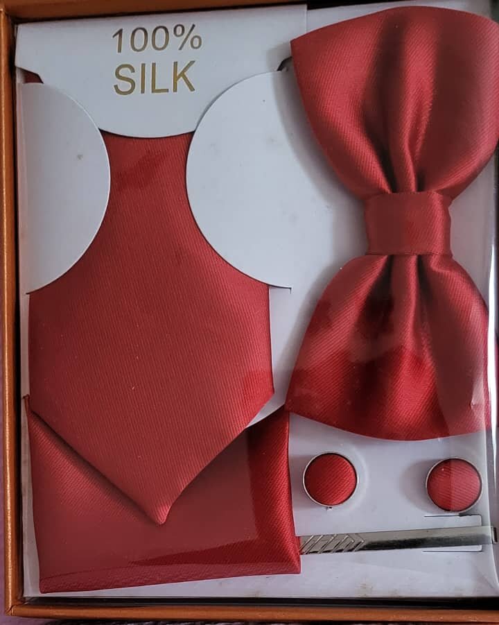 Ensemble cravate et nœud papillon en soie