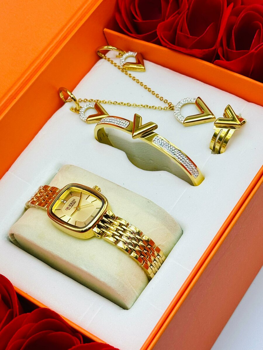 Ensemble bijoux et montre doré