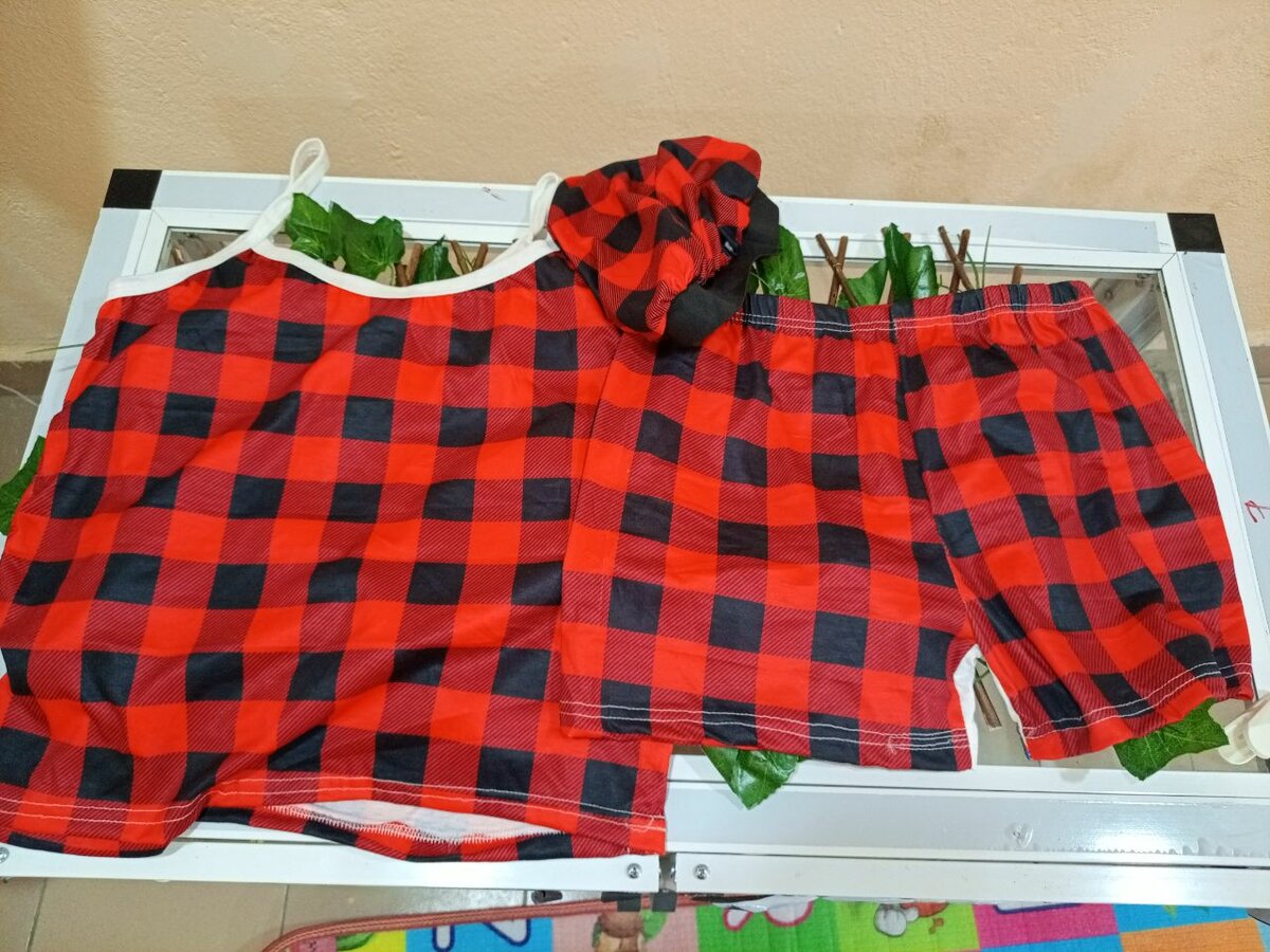 Pyjama à carreaux rouge
