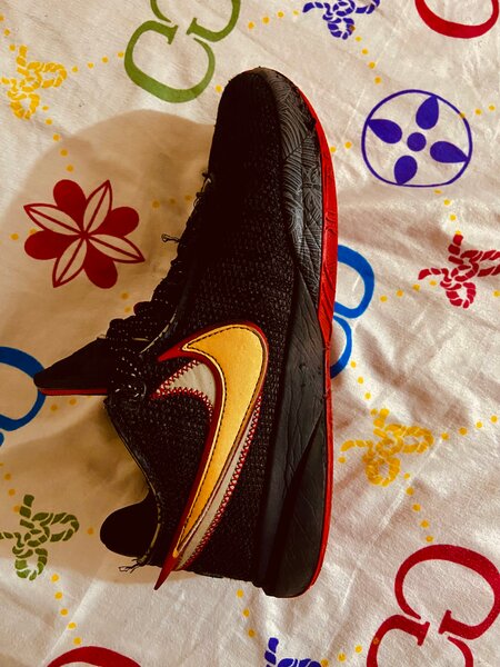 Chaussures de basket lebron 20