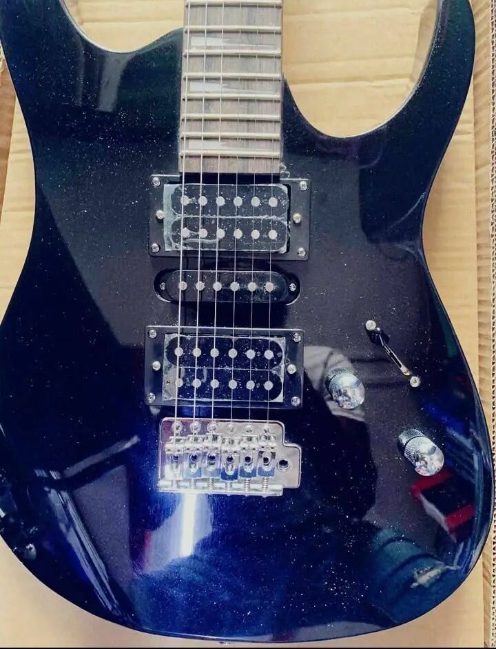 Guitare électrique noire élégante