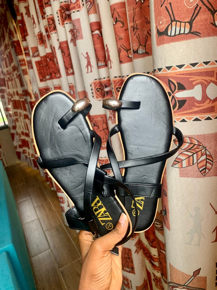 Sandales Noires Élégantes