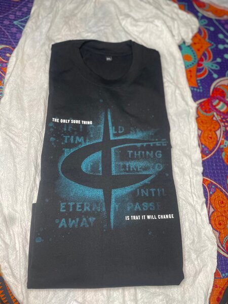 T-shirt noir graphique