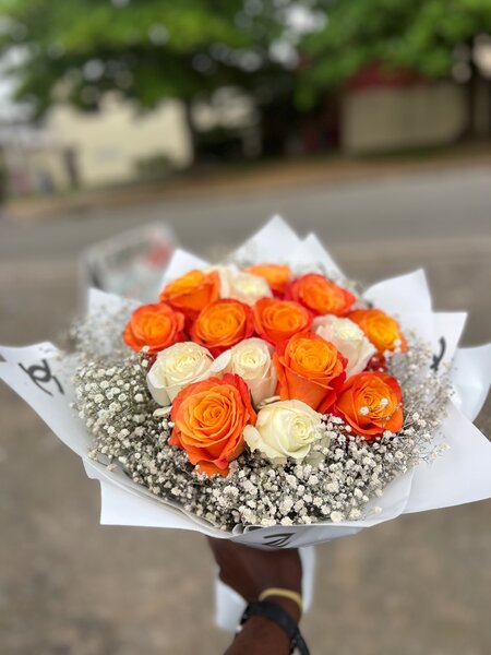 Bouquet de Roses Orange et Blanches