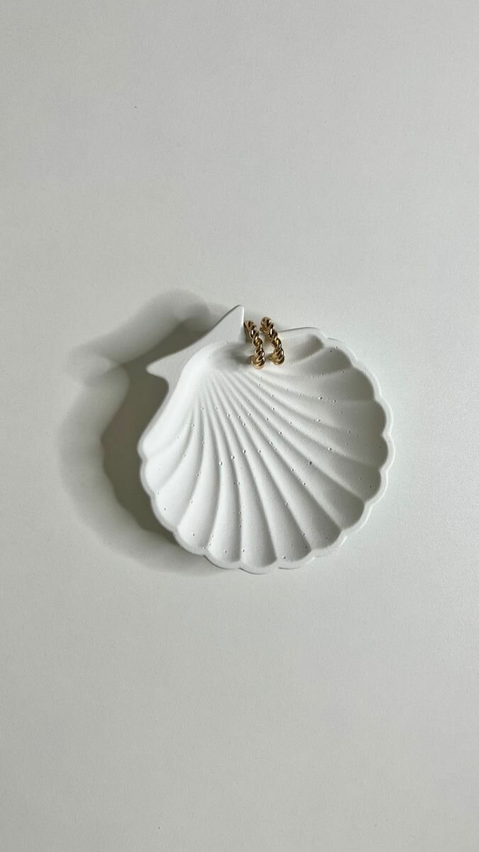 Shell tray