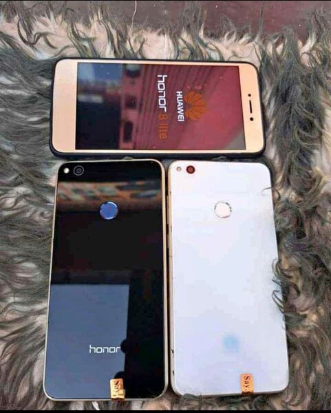 Huawei Honnor 8 lite (casi-neuf )